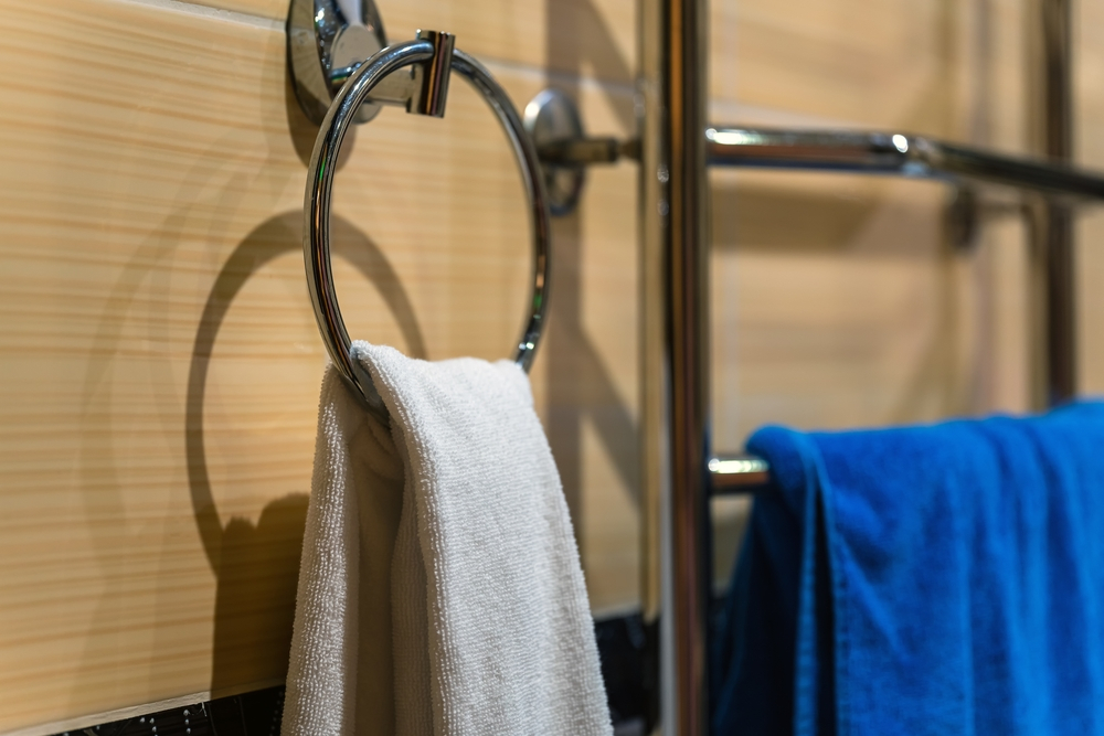 towel rack and ring