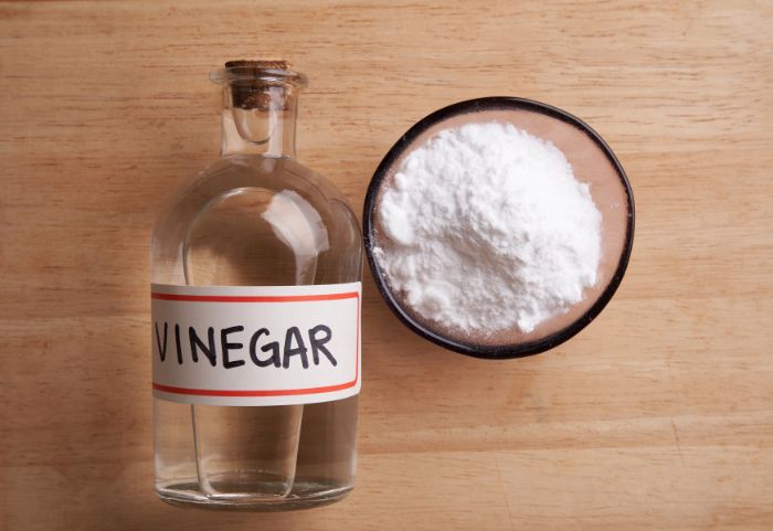 Baking Soda and Vinegar as Bathroom Cleaner